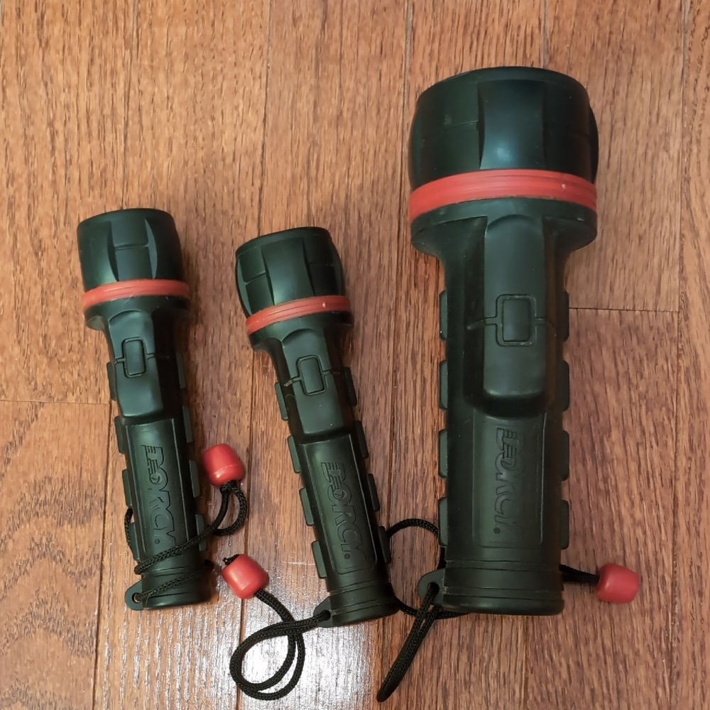 Dorcy Flashlight Set 2 Small and 1 Full Size Not Working Untested